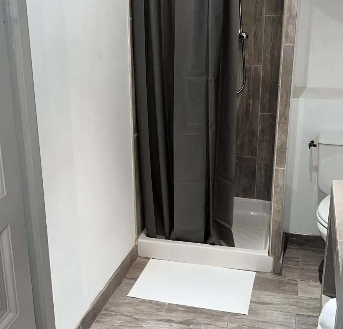 Studio Charmant Au Coeur De Carpentras Διαμέρισμα
