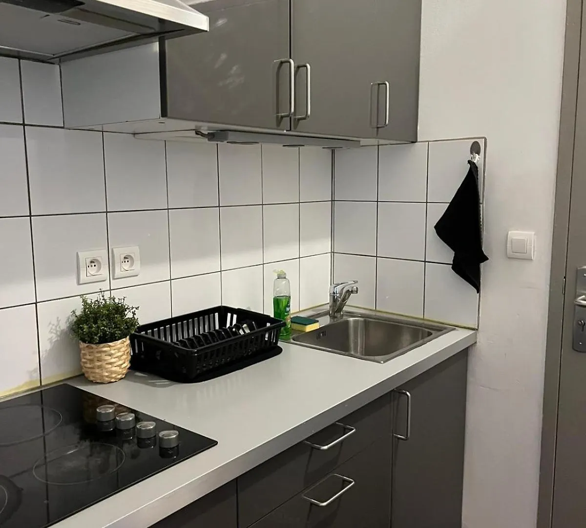 Studio Charmant Au Coeur De Carpentras Διαμέρισμα